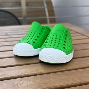 Native toddler 7 Slip-On Waterproof Shoes in Bright Green